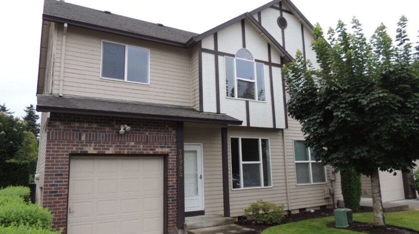 16783 NE Halsey St. - Portland - Oregon - 3 bed, 2.5 bath rental property