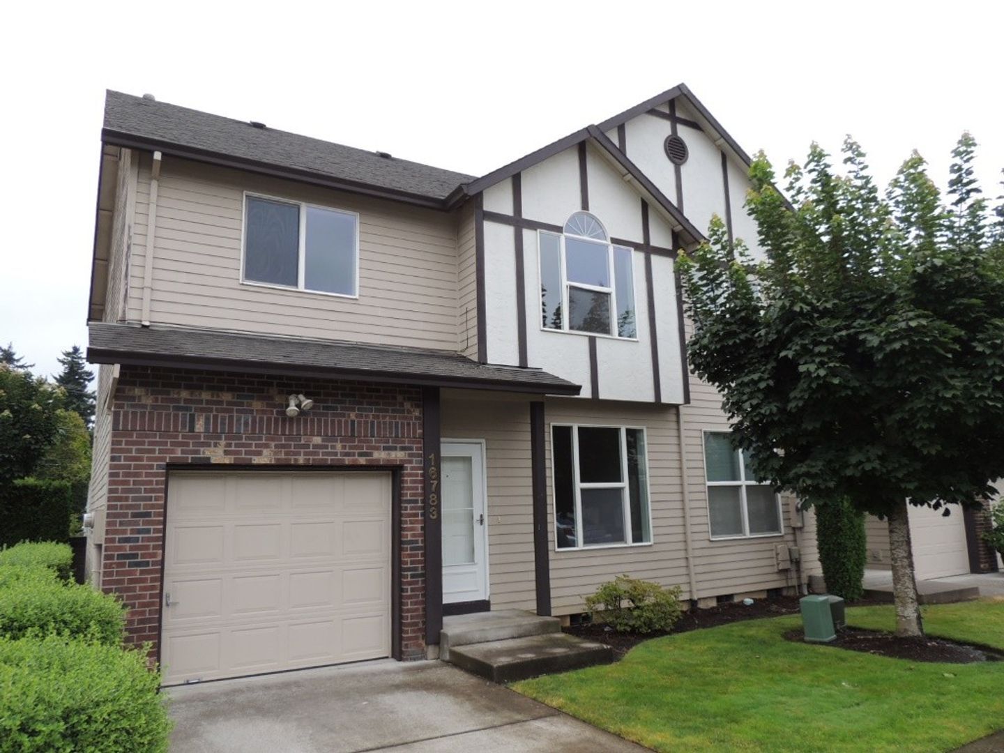 16783 NE Halsey St. - Portland - Oregon - 3 bed, 2.5 bath rental property