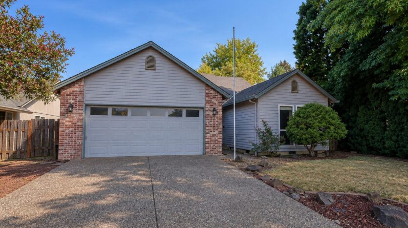 17027 SW Lynnly Way - Sherwood - Oregon - 3 bed, 2 bath rental property