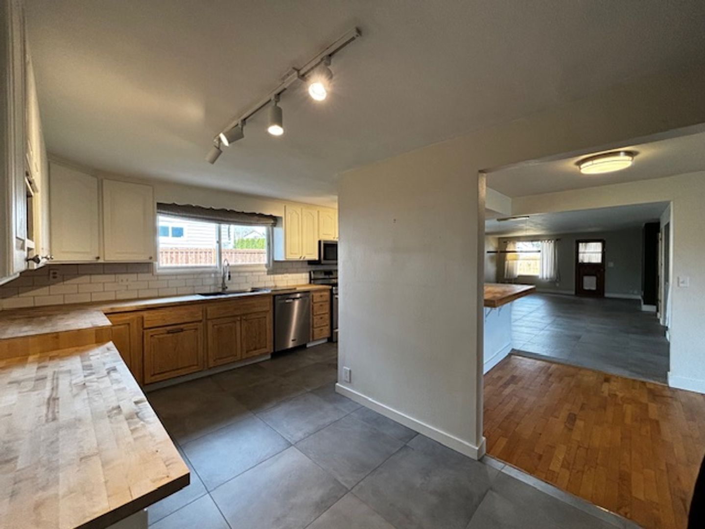 1873 Martin Road - Mount Vernon - Washington - 3 bed, 2 bath rental property