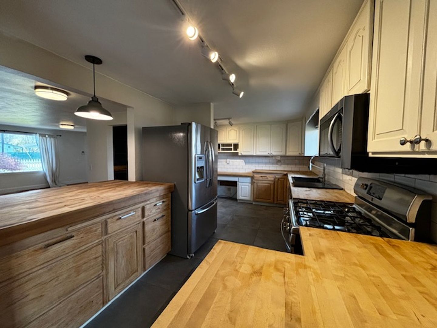 1873 Martin Road - Mount Vernon - Washington - 3 bed, 2 bath rental property