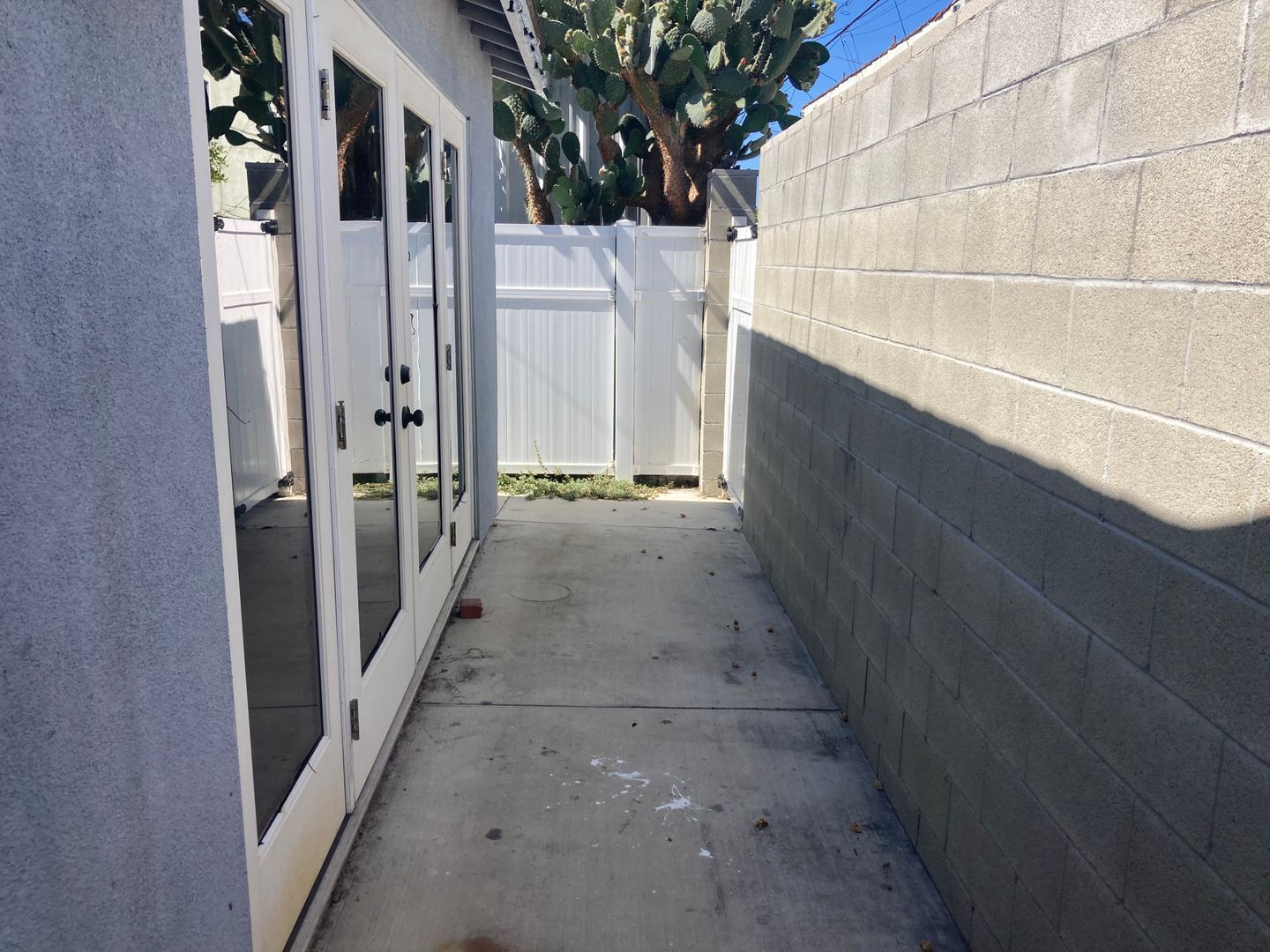 2129 S Sycamore - Los Angeles - California - 1 bed, 1 bath rental property