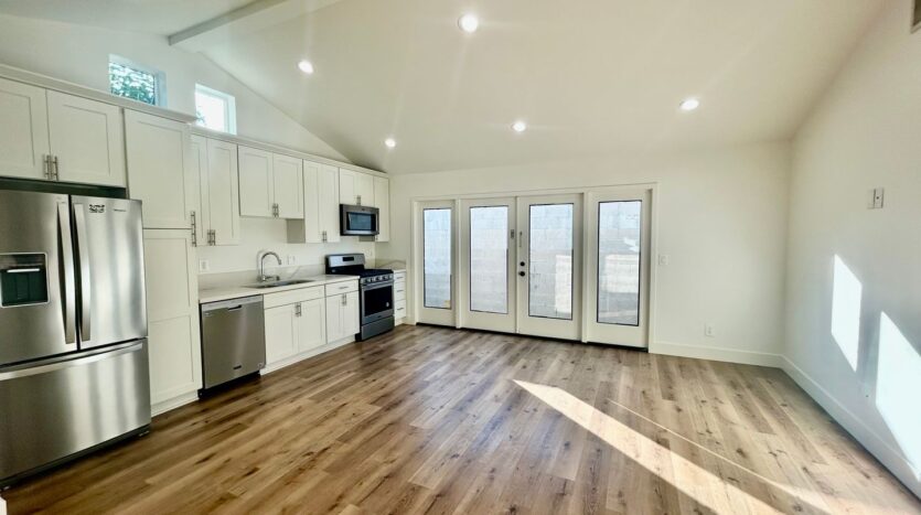 2129 S Sycamore - Los Angeles - California - 1 bed, 1 bath rental property