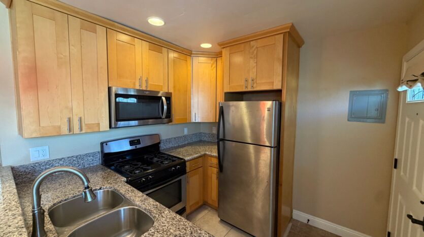 2166 Montgomery Ave #E - Encinitas - California - 1 bath rental property