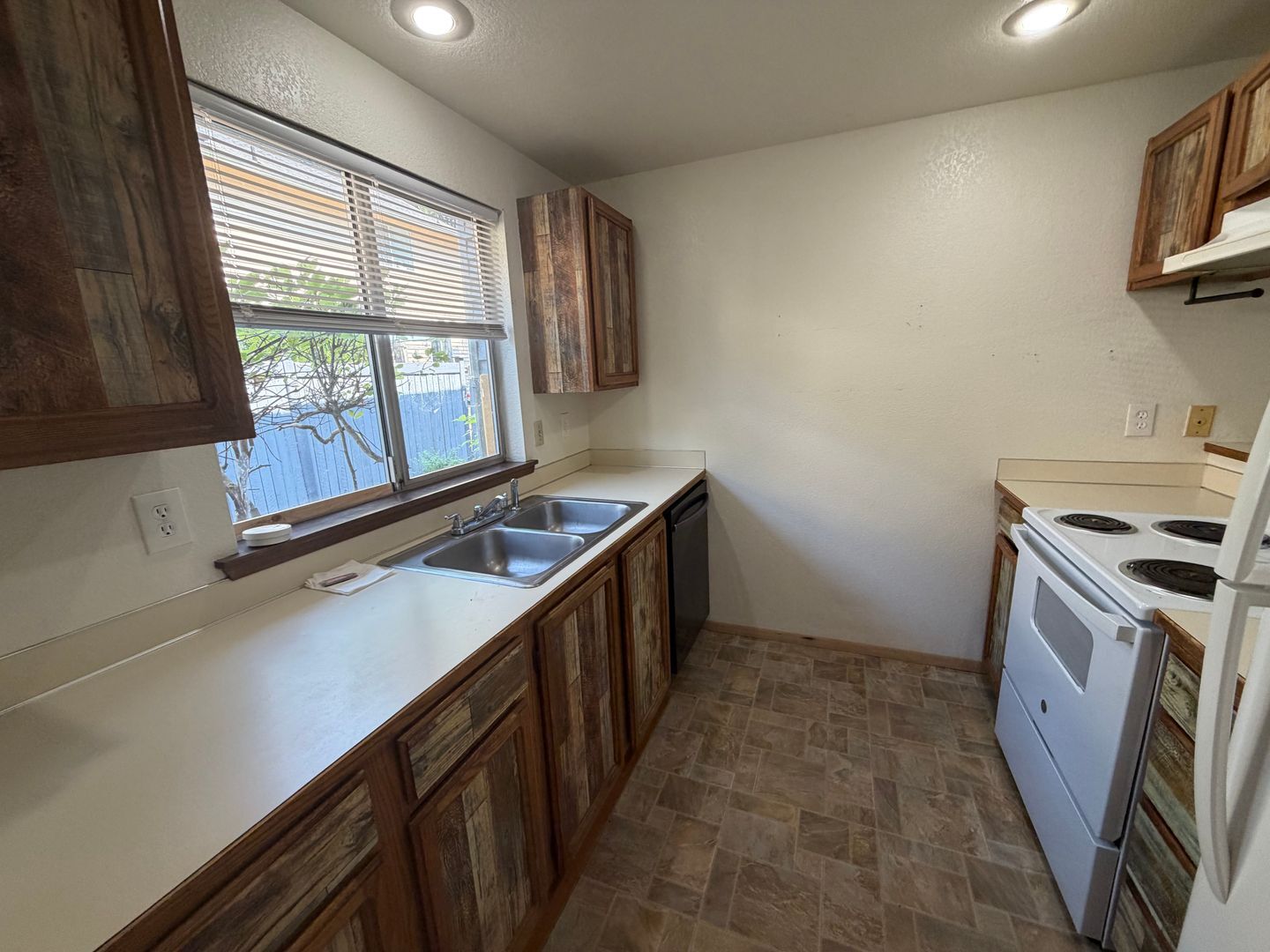 21713 80th Ave W - Edmonds - Washington - 2 bed, 1.5 bath rental property