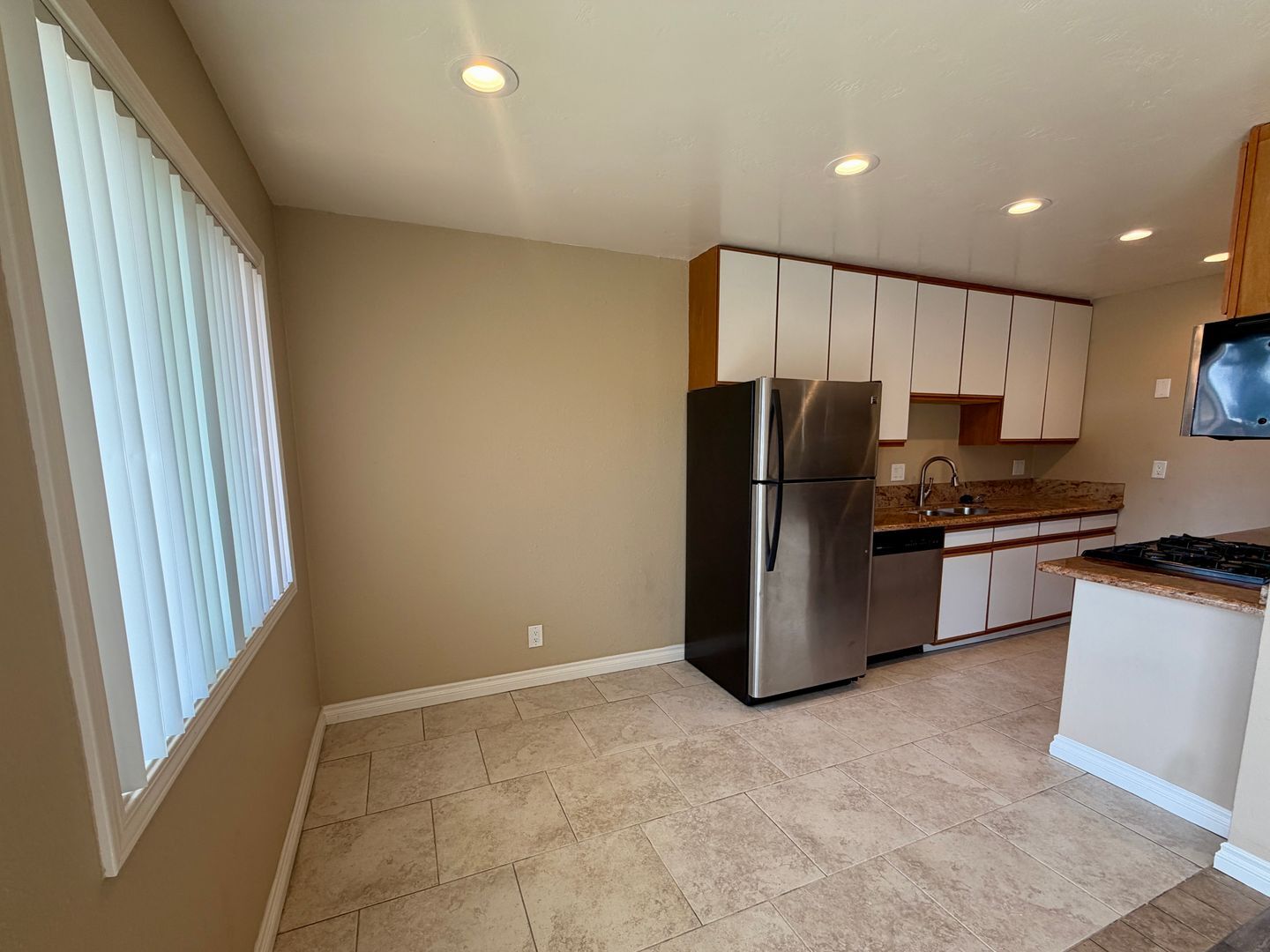2174 Montgomery Ave #A - Encinitas - California - 2 bed, 1 bath rental property