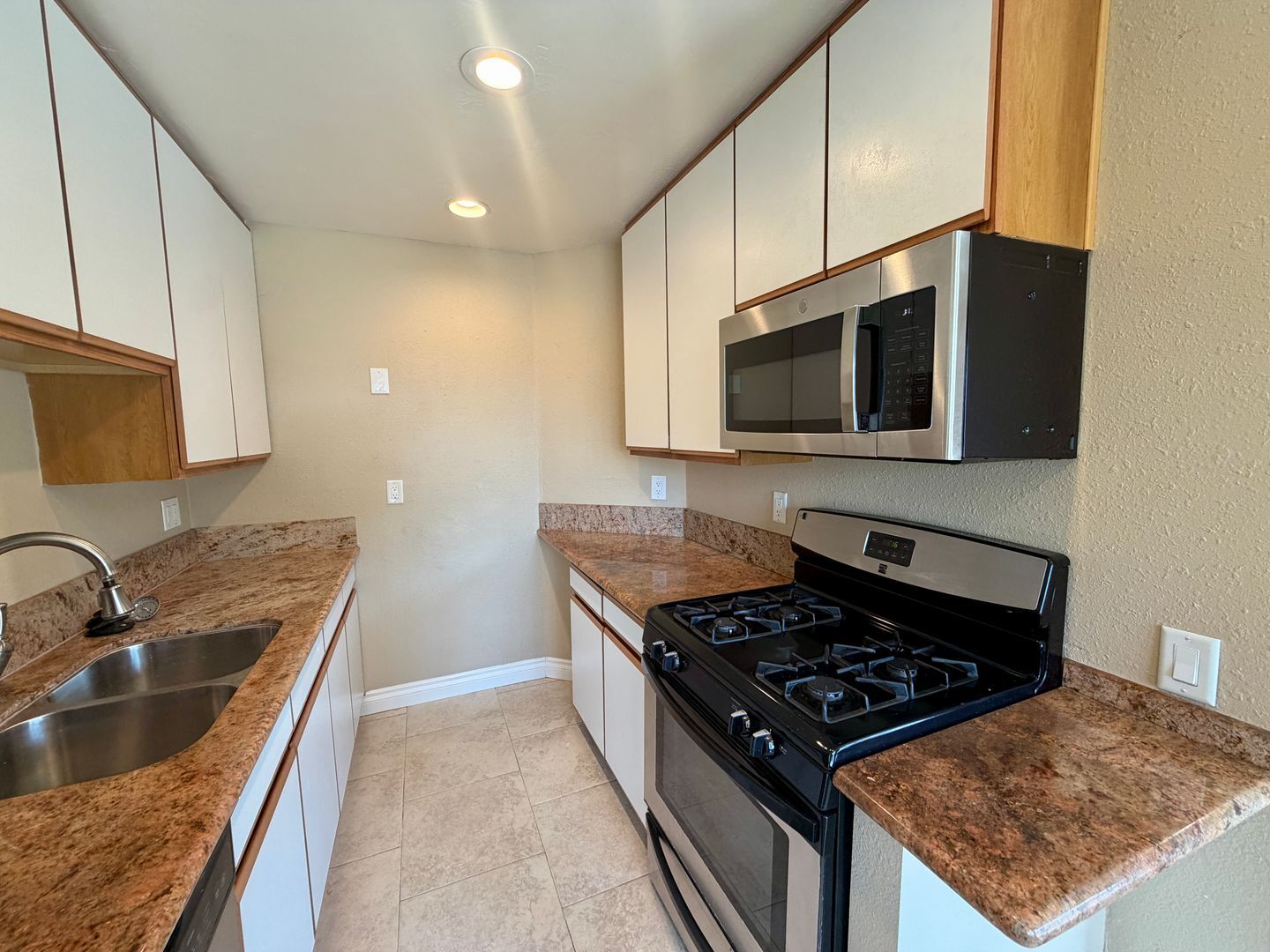 2174 Montgomery Ave #A - Encinitas - California - 2 bed, 1 bath rental property
