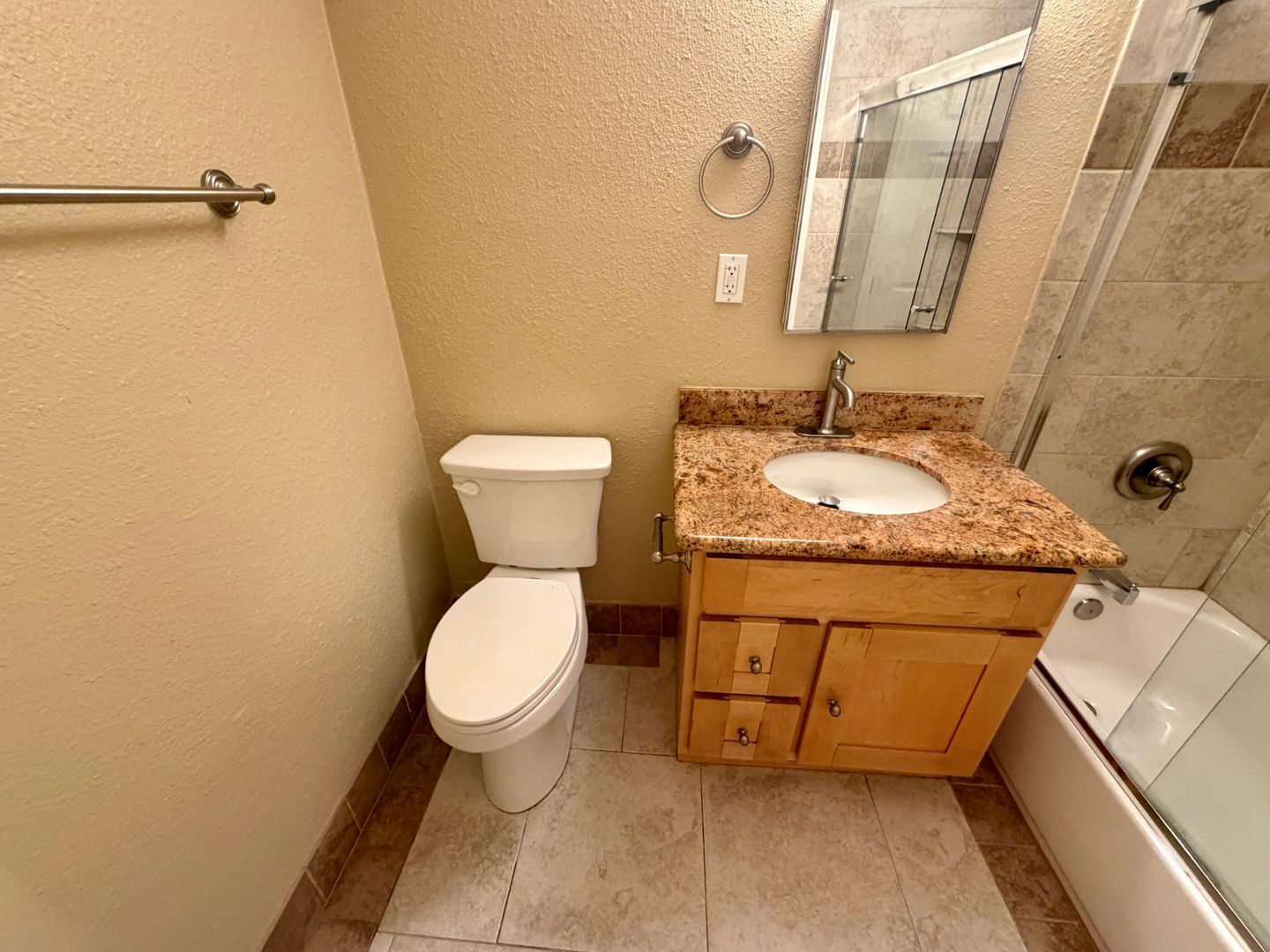 2174 Montgomery Ave #A - Encinitas - California - 2 bed, 1 bath rental property