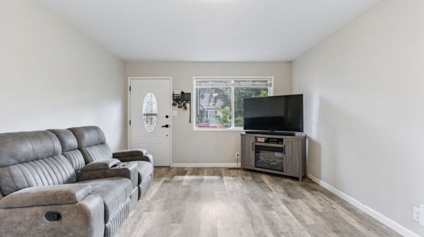2237 SE 139th Ave  - Portland - Oregon - 3 bed, 2 bath rental property