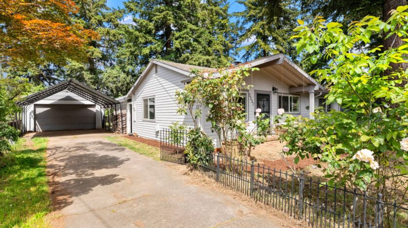 2237 SE 139th Ave  - Portland - Oregon - 3 bed, 2 bath rental property