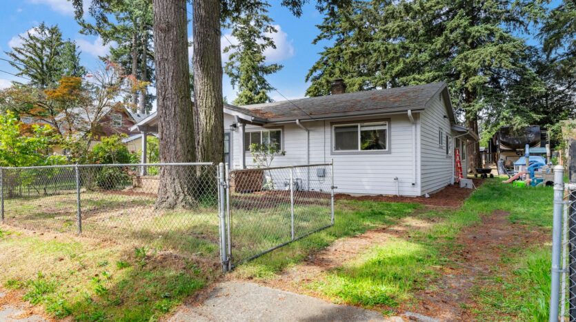 2237 SE 139th Ave  - Portland - Oregon - 3 bed, 2 bath rental property