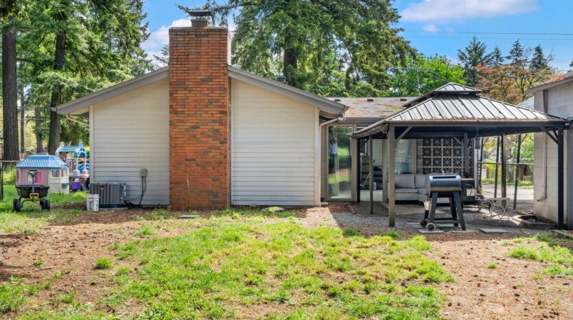 2237 SE 139th Ave  - Portland - Oregon - 3 bed, 2 bath rental property