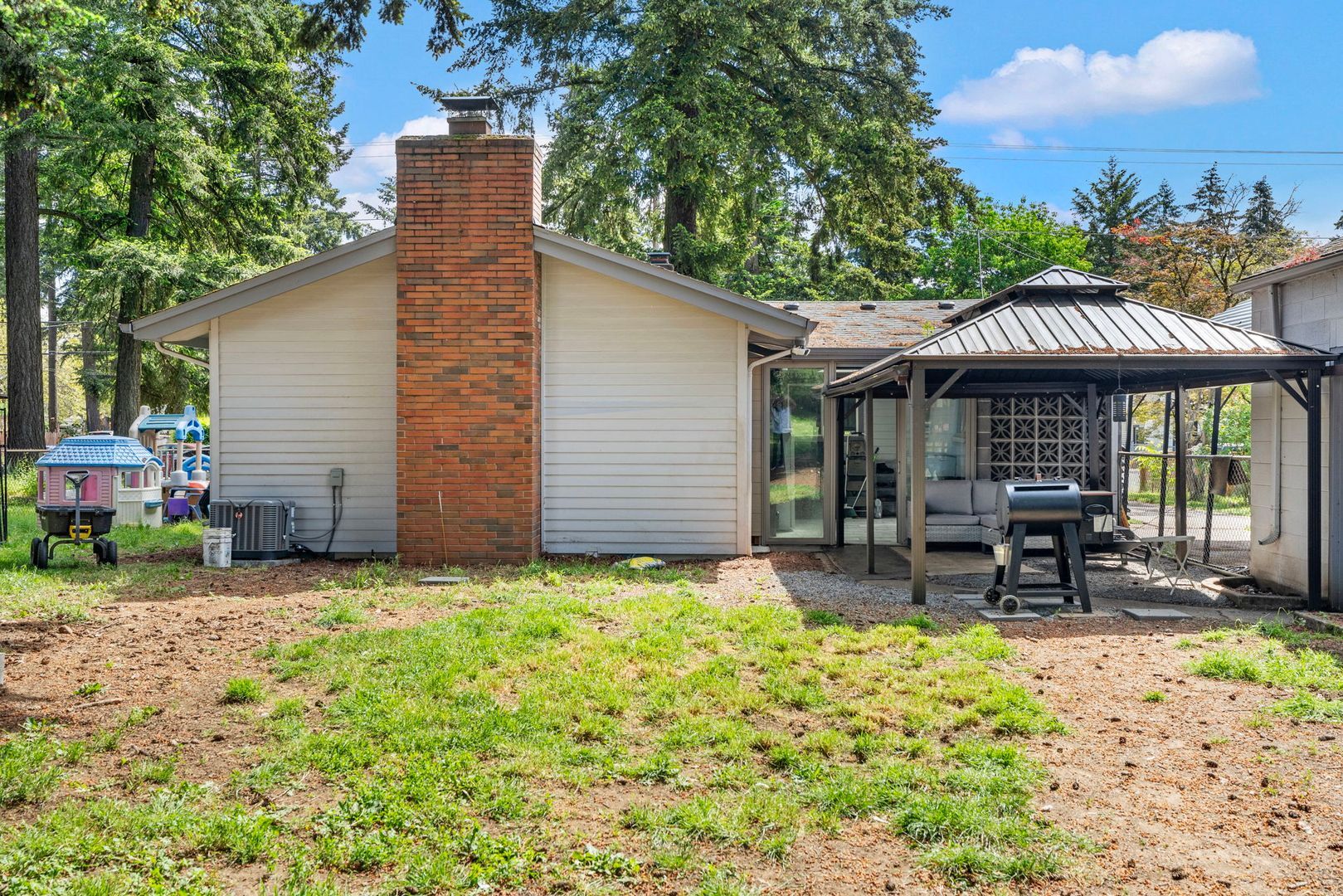 2237 SE 139th Ave  - Portland - Oregon - 3 bed, 2 bath rental property