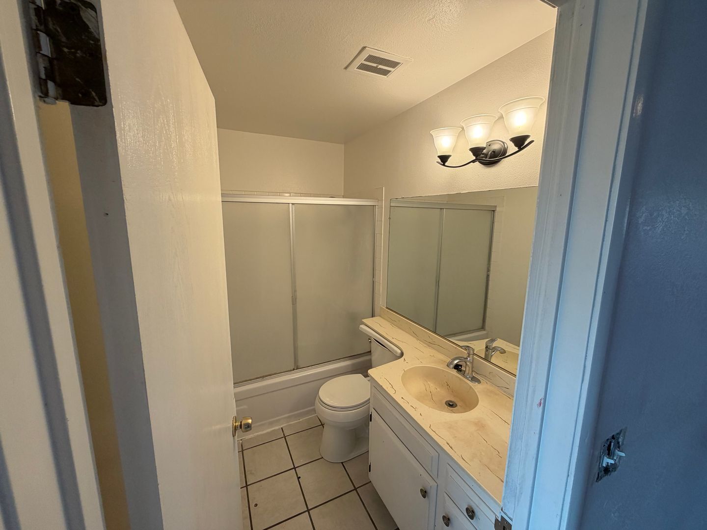 2354 Villanova Circle - Sacramento - California - 3 bed, 2 bath rental property