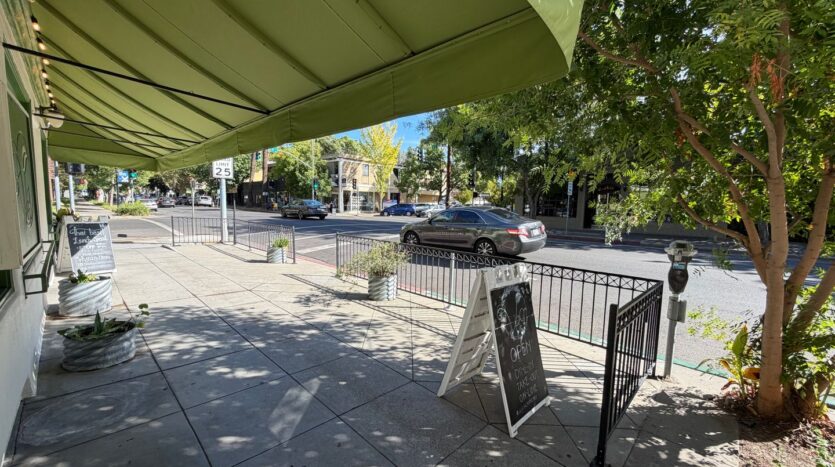 2427 J street  - Sacramento - California - 1 bed, 1 bath rental property