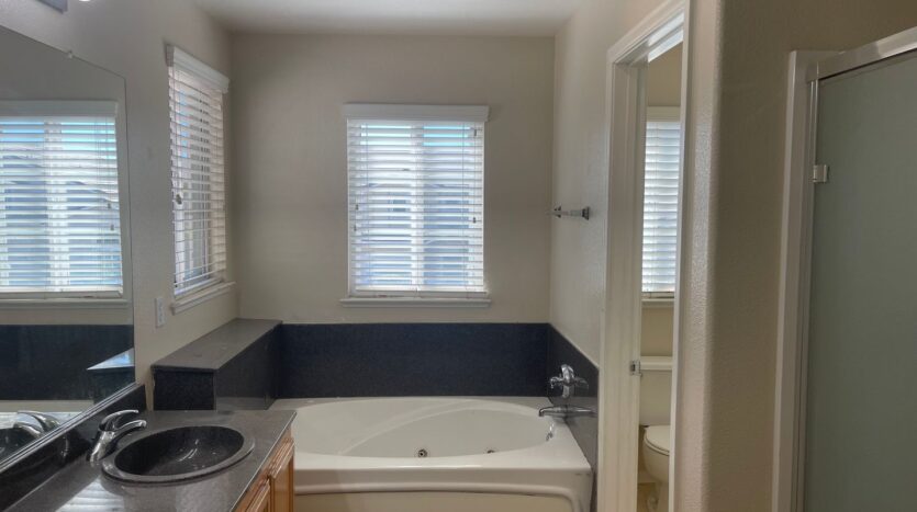 2733 Sunflower Circle - Stockton - California - 5 bed, 3 bath rental property