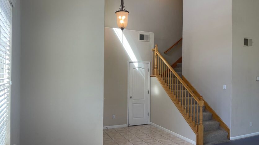 2733 Sunflower Circle - Stockton - California - 5 bed, 3 bath rental property