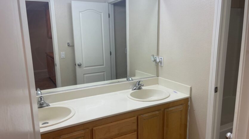 2733 Sunflower Circle - Stockton - California - 5 bed, 3 bath rental property