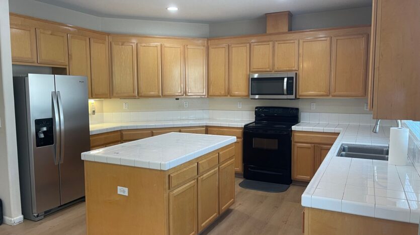 2733 Sunflower Circle - Stockton - California - 5 bed, 3 bath rental property