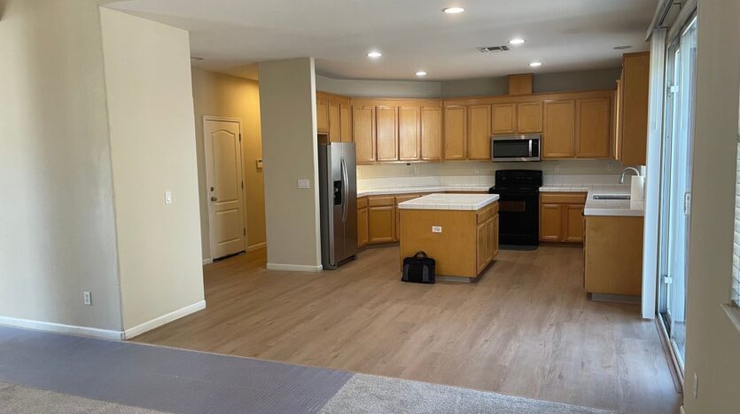 2733 Sunflower Circle - Stockton - California - 5 bed, 3 bath rental property