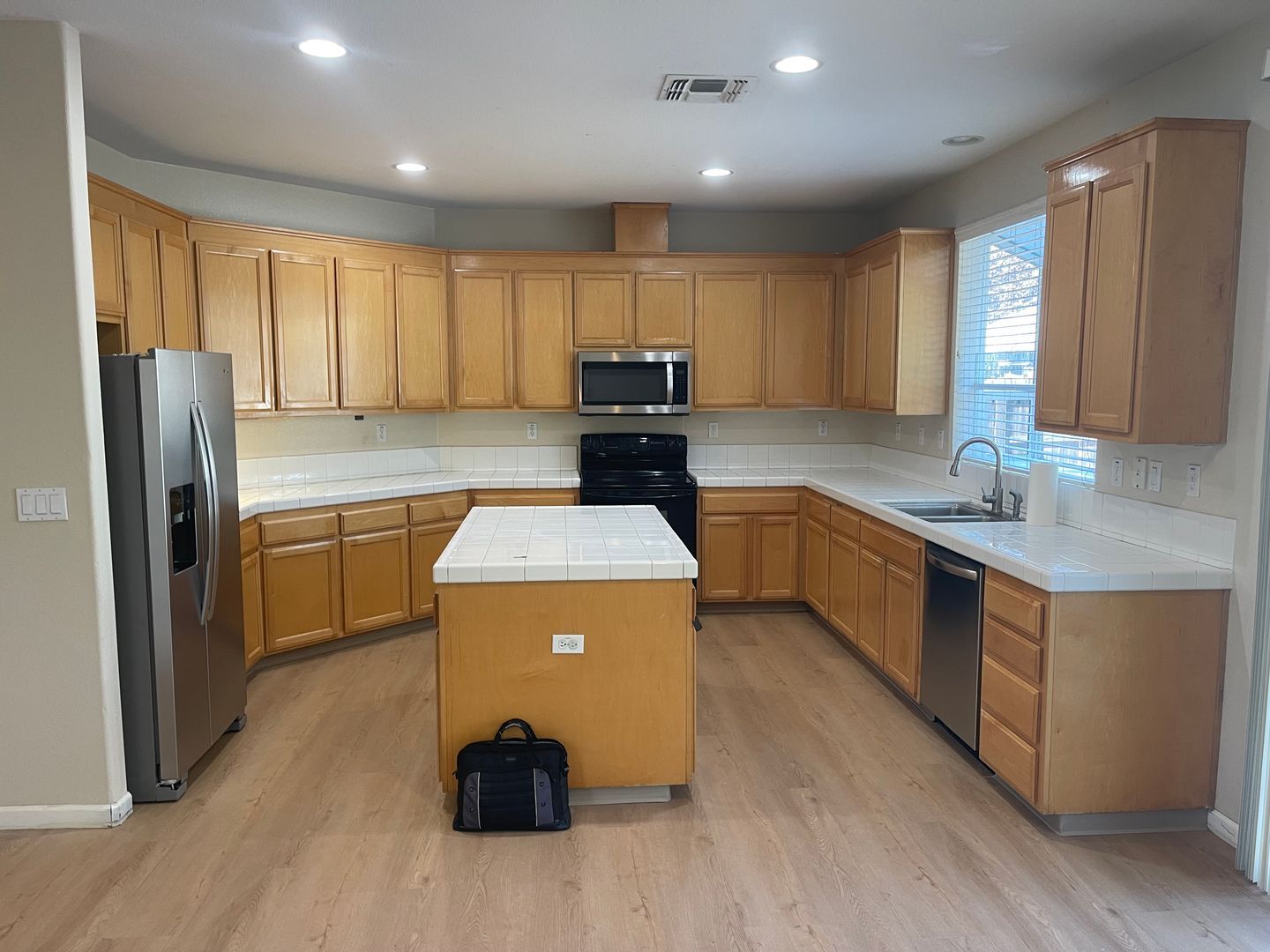 2733 Sunflower Circle - Stockton - California - 5 bed, 3 bath rental property