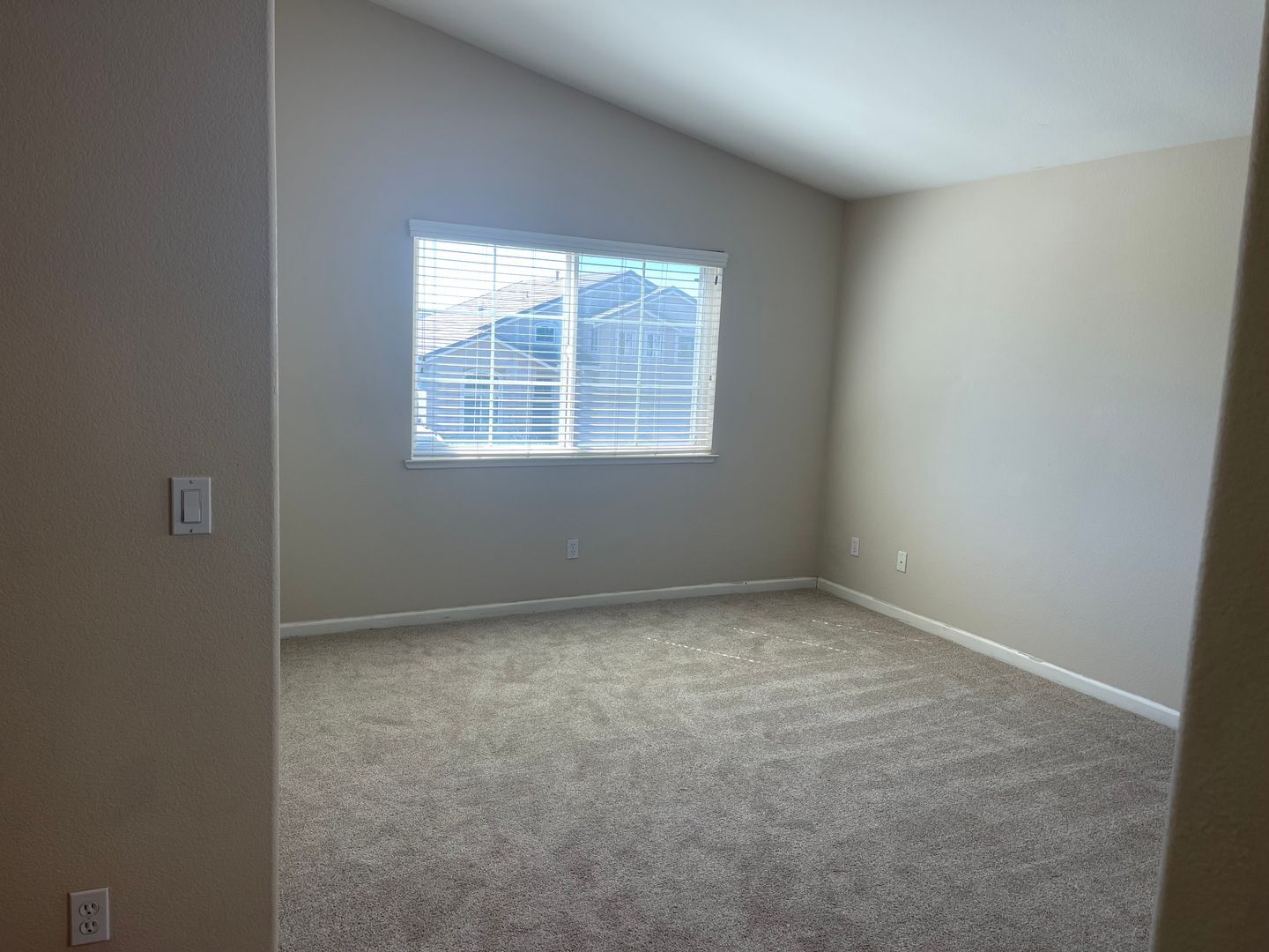 2733 Sunflower Circle - Stockton - California - 5 bed, 3 bath rental property
