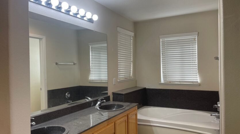 2733 Sunflower Circle - Stockton - California - 5 bed, 3 bath rental property