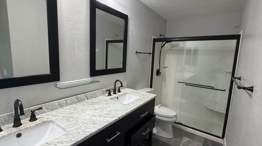 2828 Famosa Blvd  Unit 203 - San Diego - California - 2 bed, 2 bath rental property