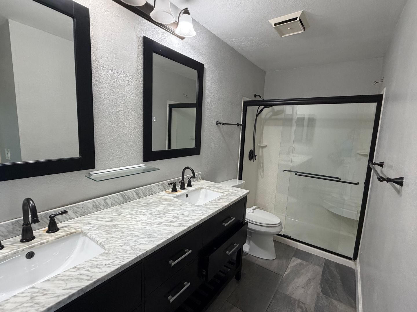 2828 Famosa Blvd  Unit 203 - San Diego - California - 2 bed, 2 bath rental property
