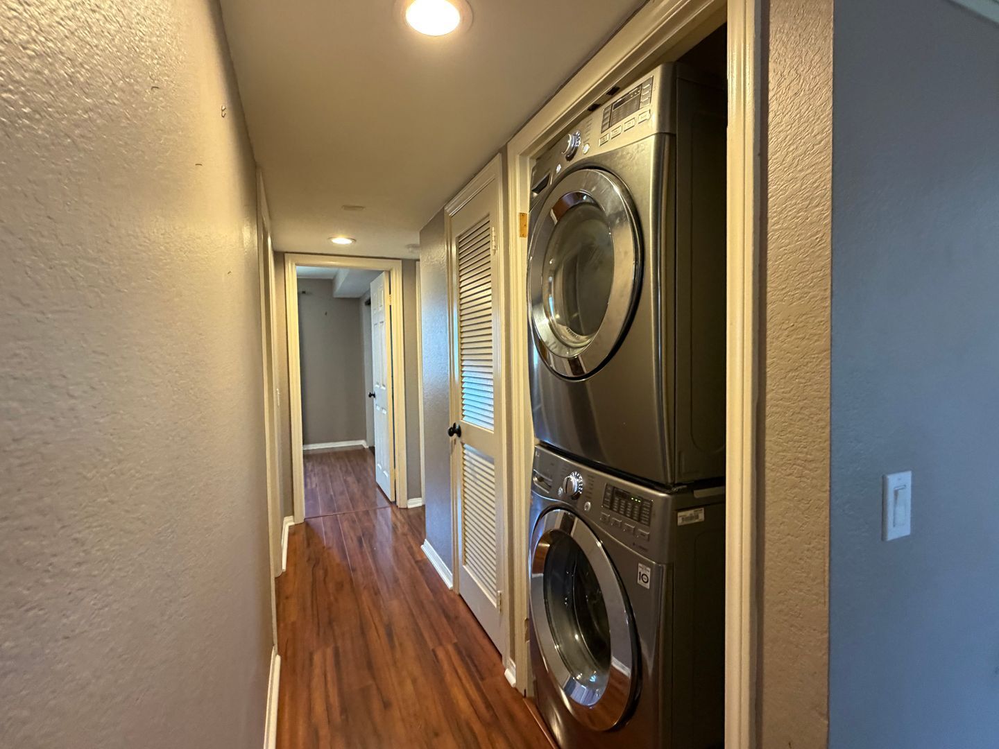 2828 Famosa Blvd  Unit 203 - San Diego - California - 2 bed, 2 bath rental property