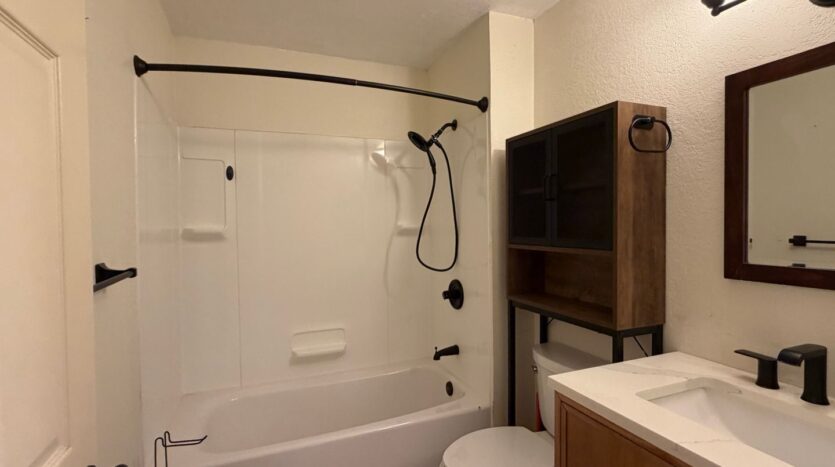 2828 Famosa Blvd  Unit 203 - San Diego - California - 2 bed, 2 bath rental property
