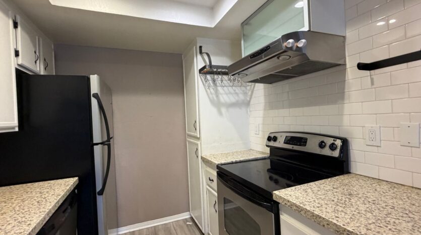 2828 Famosa Blvd  Unit 203 - San Diego - California - 2 bed, 2 bath rental property