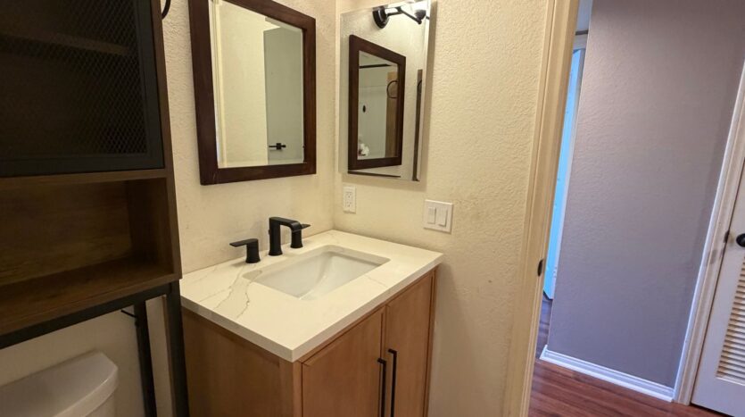 2828 Famosa Blvd  Unit 203 - San Diego - California - 2 bed, 2 bath rental property