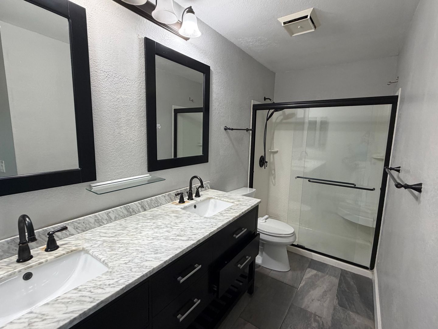 2828 Famosa Blvd  Unit 203 - San Diego - California - 2 bed, 2 bath rental property