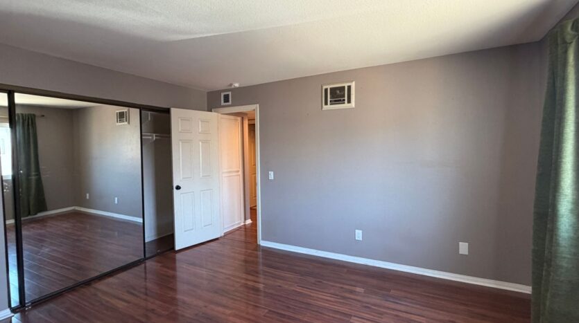 2828 Famosa Blvd  Unit 203 - San Diego - California - 2 bed, 2 bath rental property