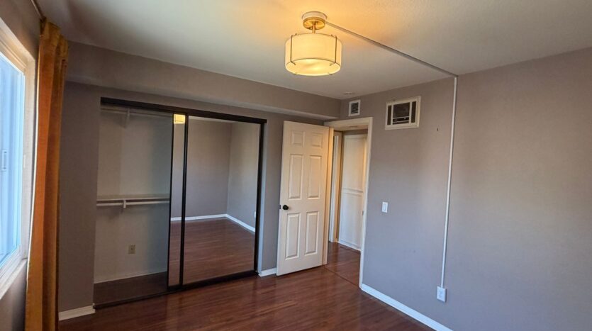2828 Famosa Blvd  Unit 203 - San Diego - California - 2 bed, 2 bath rental property