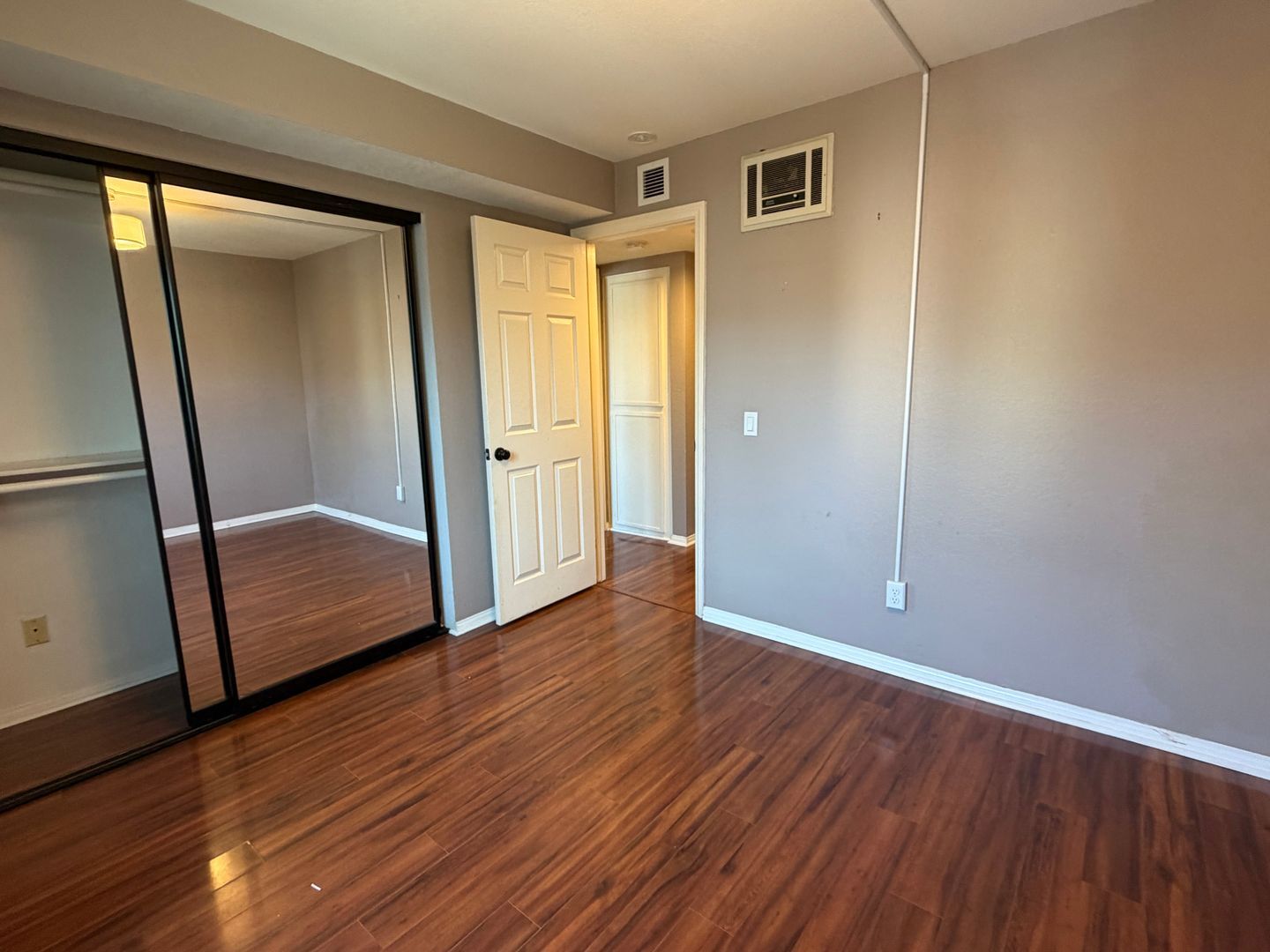 2828 Famosa Blvd  Unit 203 - San Diego - California - 2 bed, 2 bath rental property