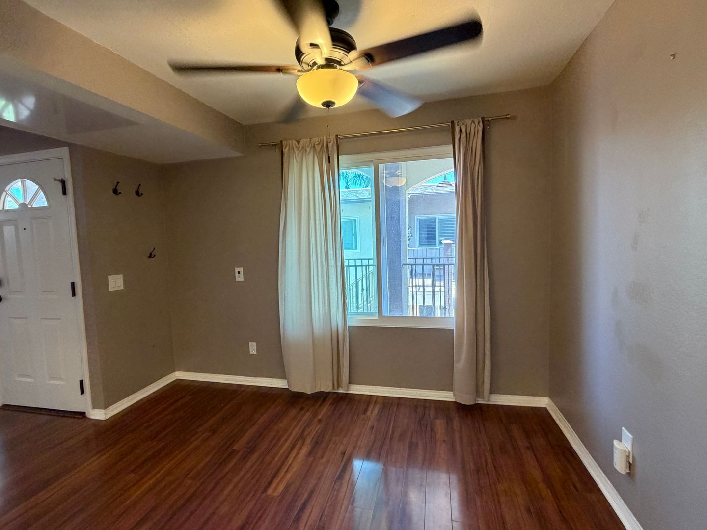 2828 Famosa Blvd  Unit 203 - San Diego - California - 2 bed, 2 bath rental property