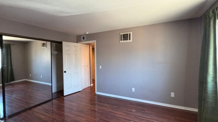 2828 Famosa Blvd  Unit 203 - San Diego - California - 2 bed, 2 bath rental property