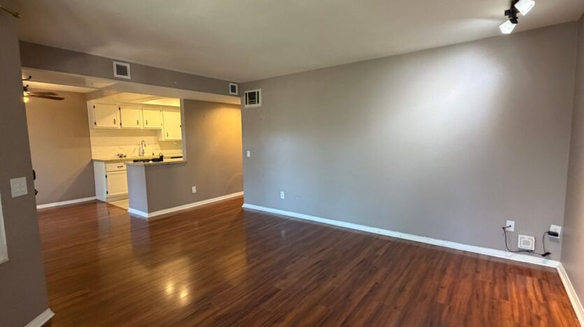 2828 Famosa Blvd  Unit 203 - San Diego - California - 2 bed, 2 bath rental property