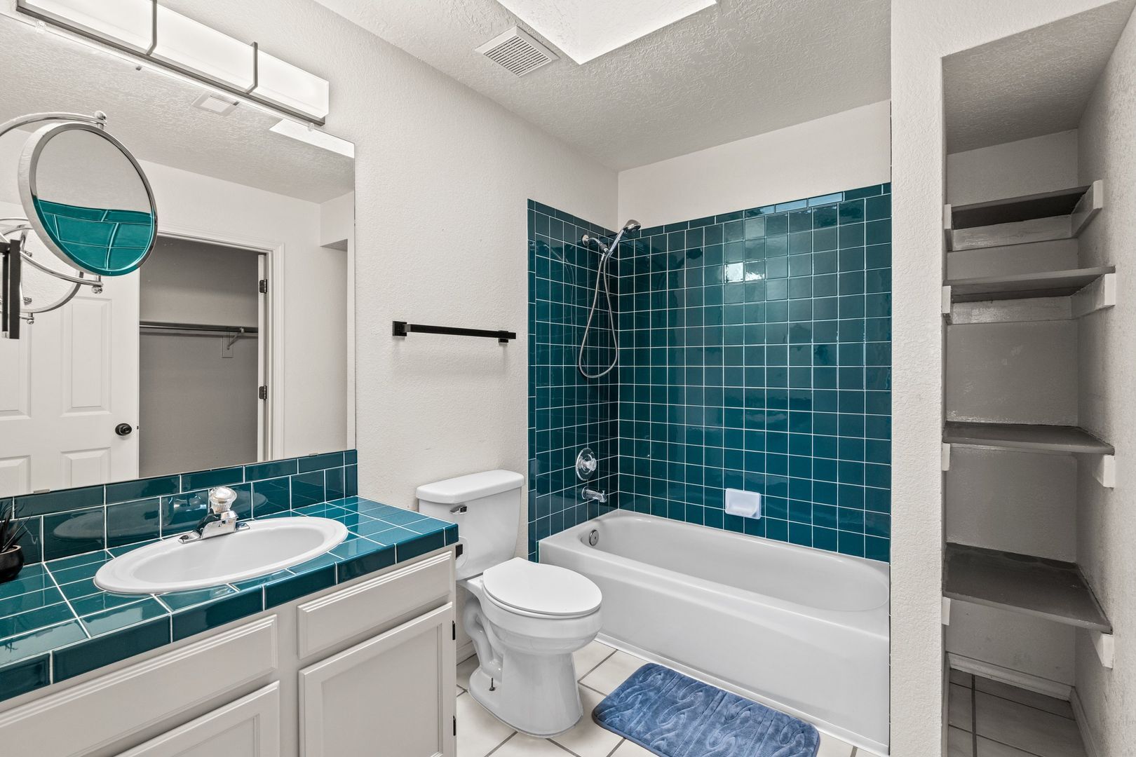 2900 Vista Del Rey # 11-D - Albuquerque - New Mexico - 2 bed, 2 bath rental property