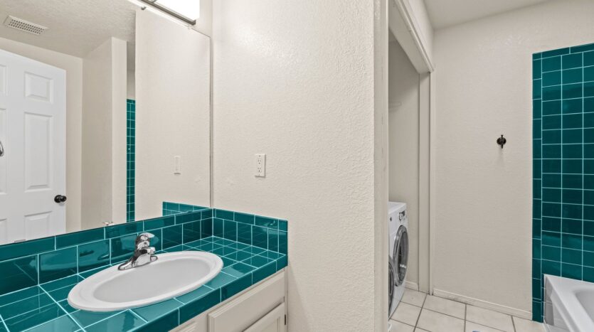 2900 Vista Del Rey # 11-D - Albuquerque - New Mexico - 2 bed, 2 bath rental property