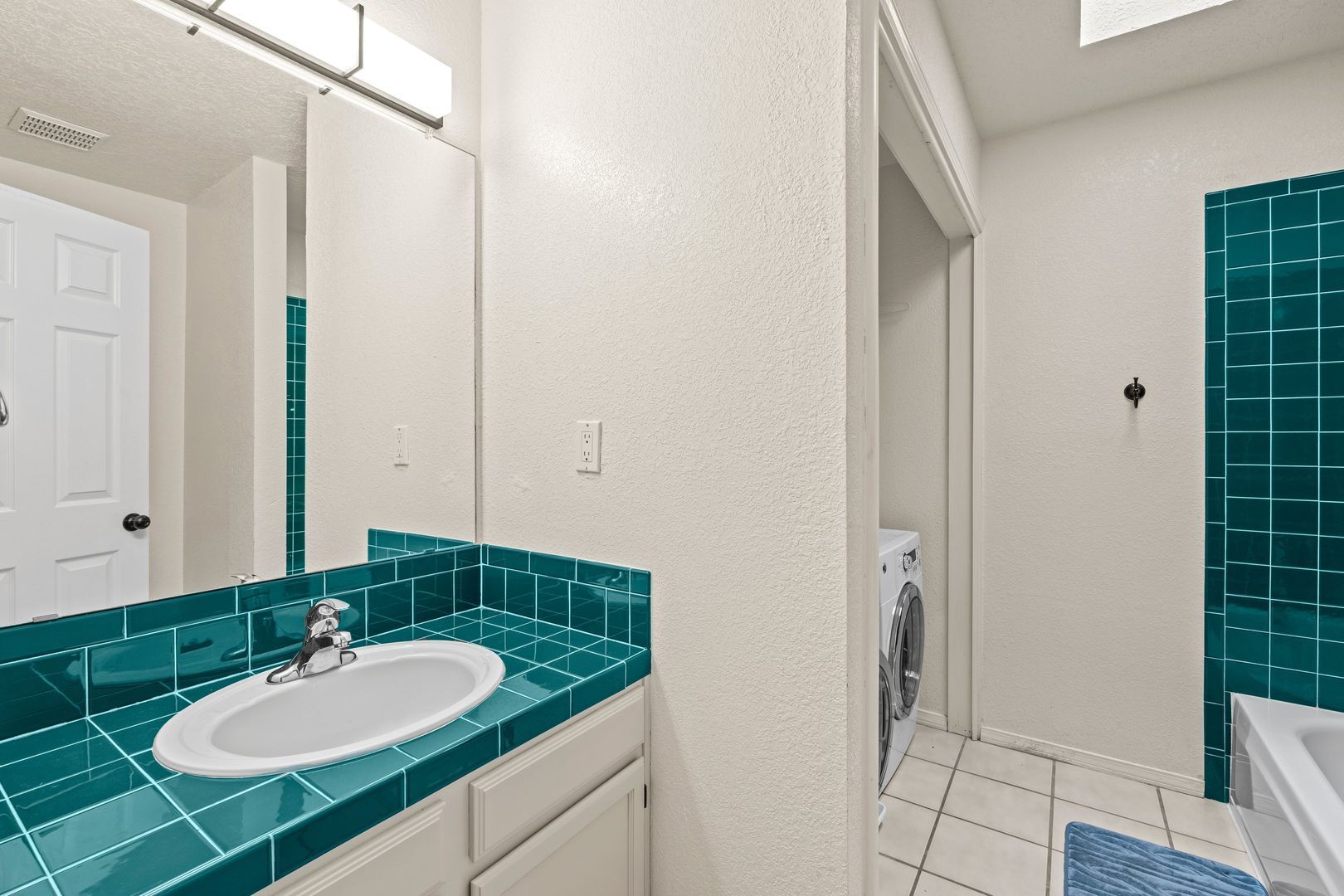 2900 Vista Del Rey # 11-D - Albuquerque - New Mexico - 2 bed, 2 bath rental property