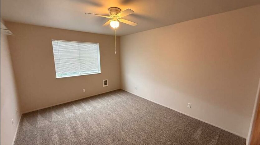2950 NE Nikki Court Unit D - Bend - Oregon - 3 bed, 2.5 bath rental property