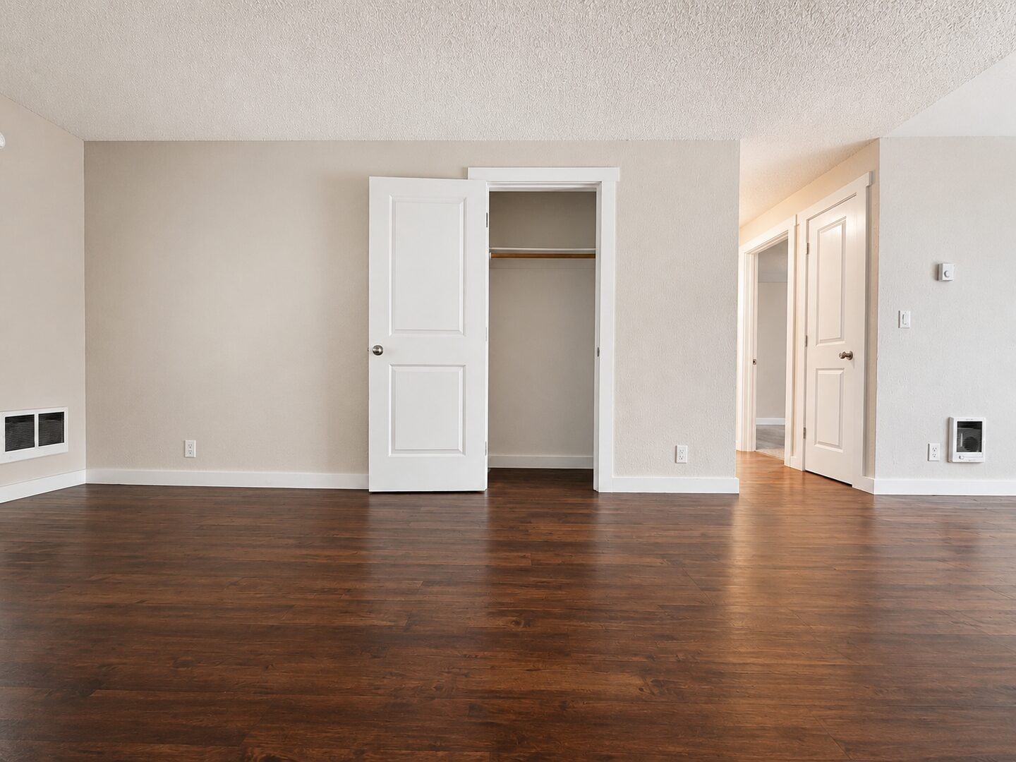 310-316 S. Manzanita Court - Canby - Oregon - 2 bed, 1 bath rental property