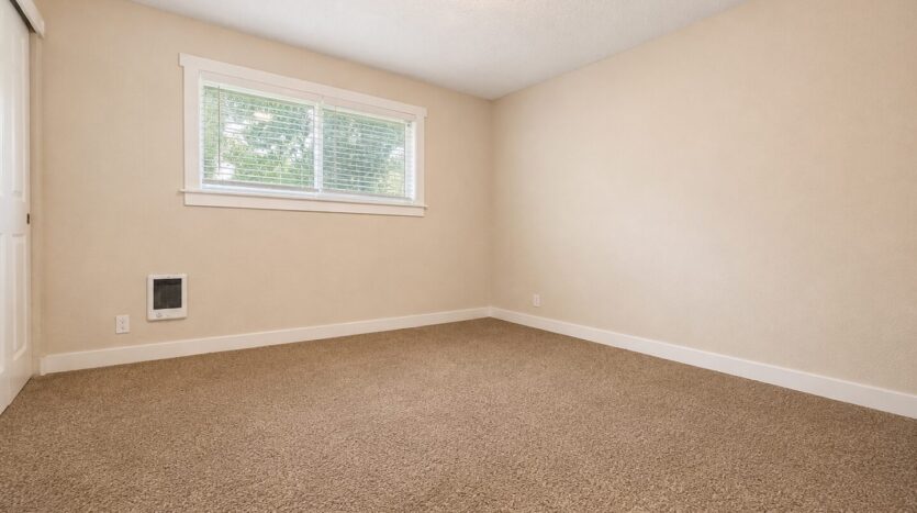 310-316 S. Manzanita Court - Canby - Oregon - 2 bed, 1 bath rental property