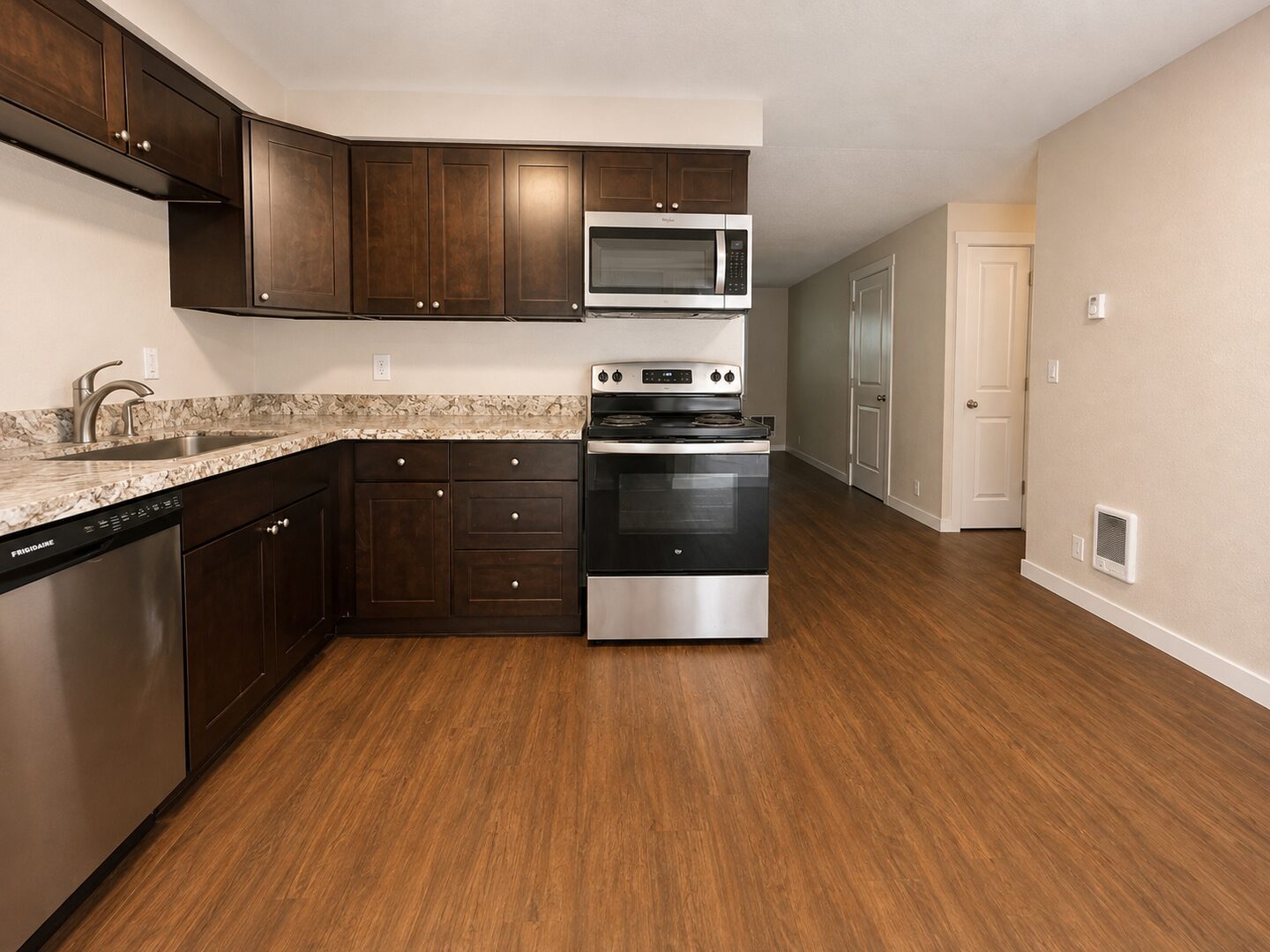 310-316 S. Manzanita Court - Canby - Oregon - 2 bed, 1 bath rental property