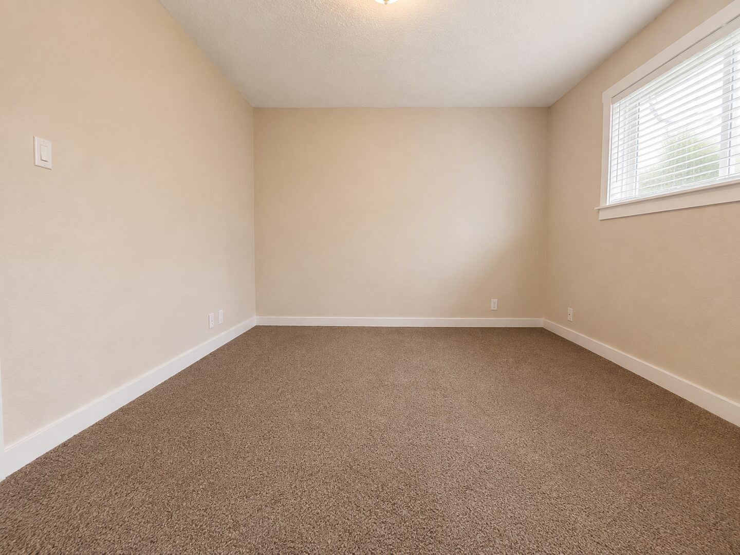 310-316 S. Manzanita Court - Canby - Oregon - 2 bed, 1 bath rental property