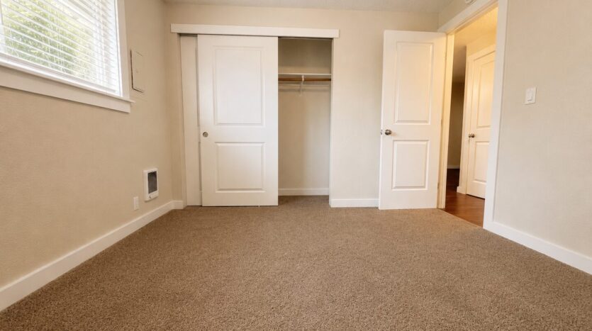 310-316 S. Manzanita Court - Canby - Oregon - 2 bed, 1 bath rental property
