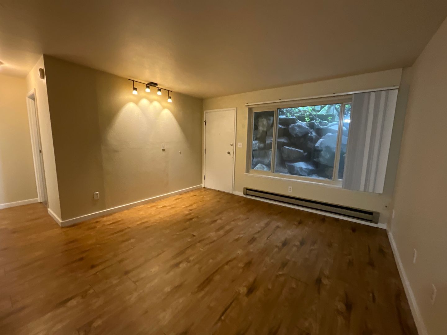 3227 14th Ave W - # 01 - Seattle - Washington - 1 bed, 1 bath rental property